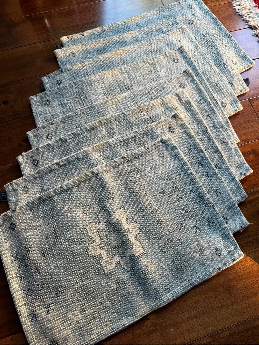 NICOLE MILLER HOME Kilim Green/Beige 8 Placemat Set.